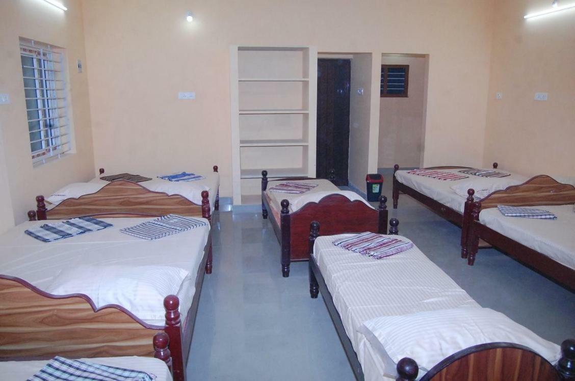 Lakshmi Illam Hotel Tirukkadaiyur Ngoại thất bức ảnh